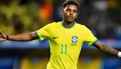 世界杯在线直播-喜讯！申花冬训或许会迎来久违后腰强援爆发，曾是国足获胜功臣